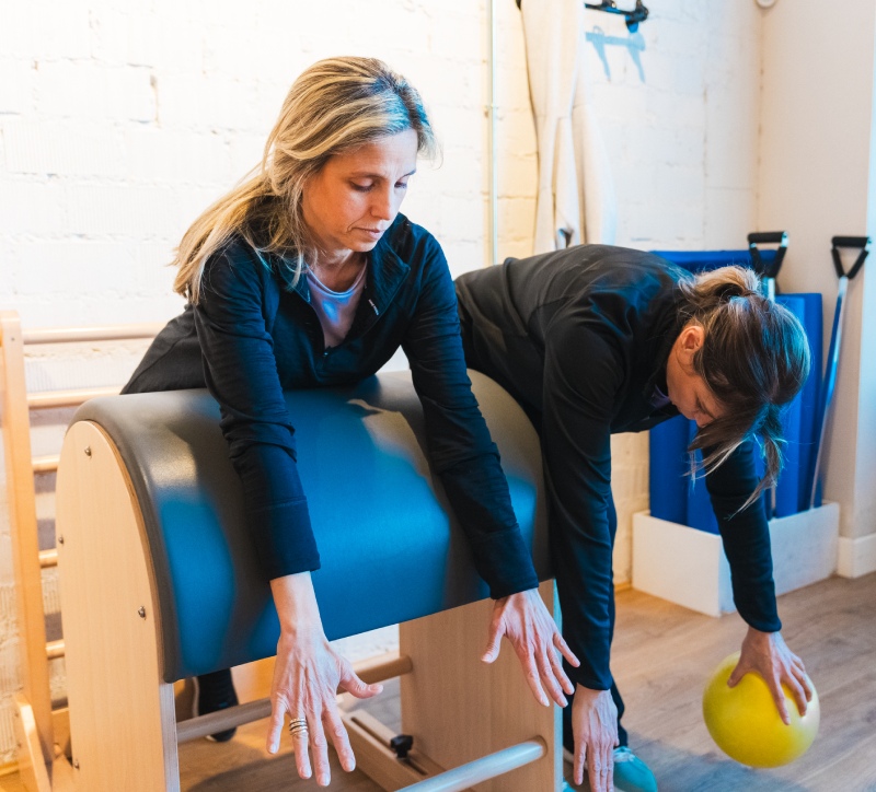pacientes practicando pilates pacientes practicando pilates